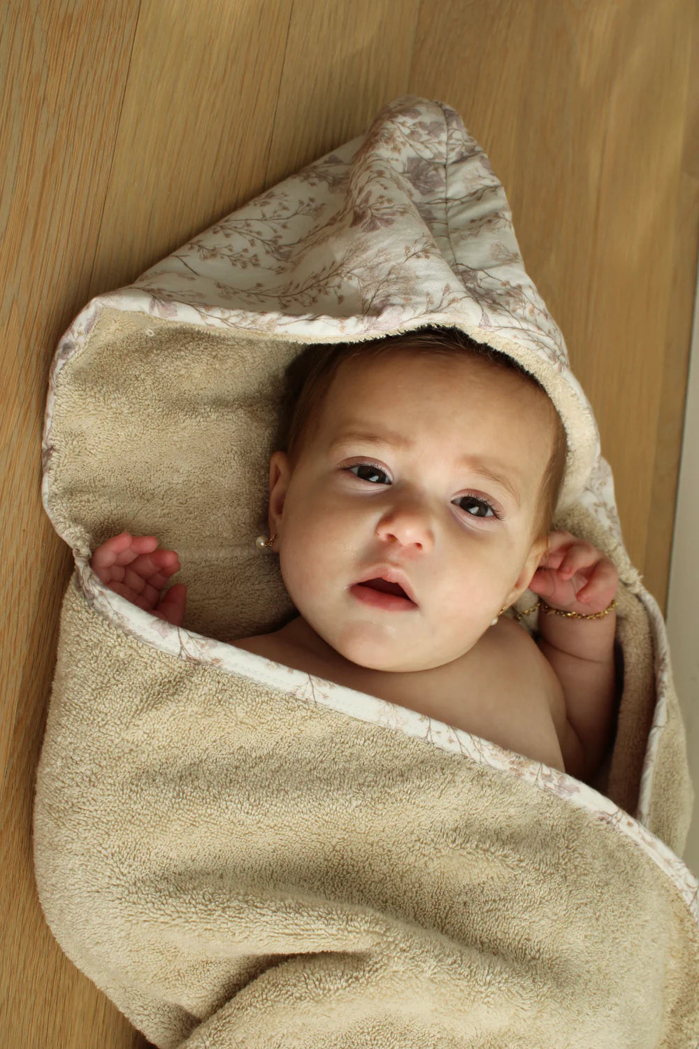 Delicate Neutral Branches Bath Towel