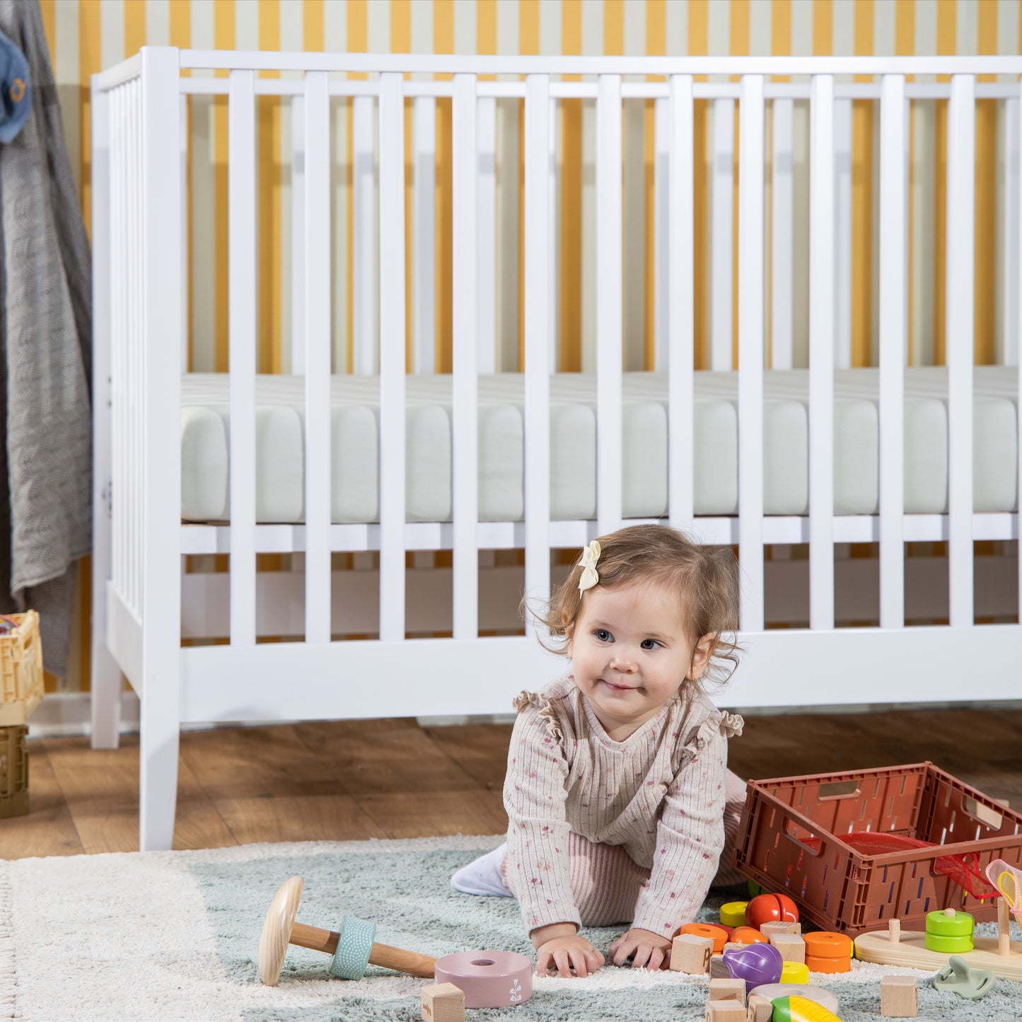 Lala 3-in-1 convertible crib, white