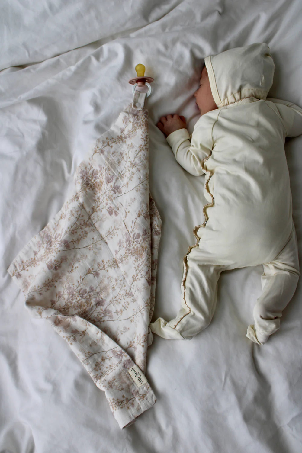 Delicate Neutral Branches Lovey