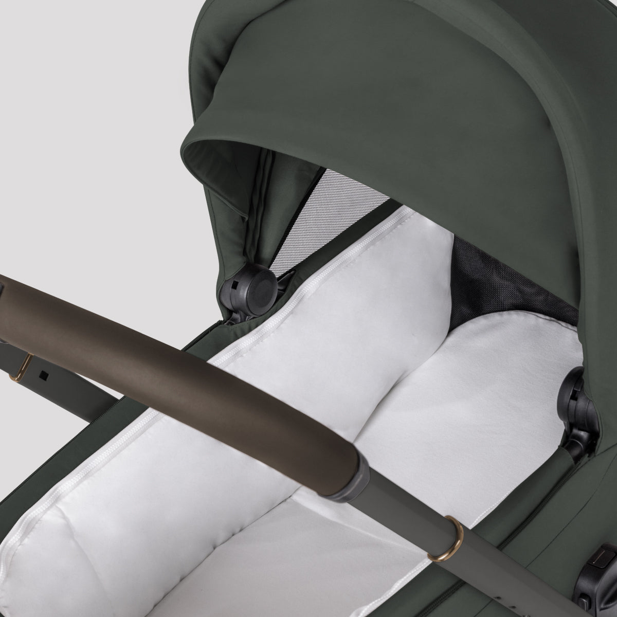 Silver Cross Breez Compact Bassinet