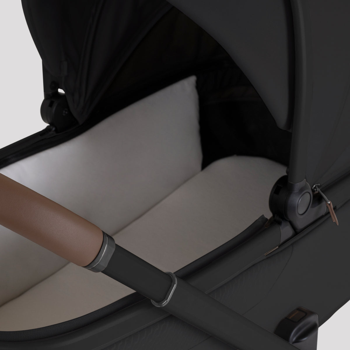 Silver Cross Cove 2 Compact Bassinet | PRE-ORDER | SHIPS LATE JULY