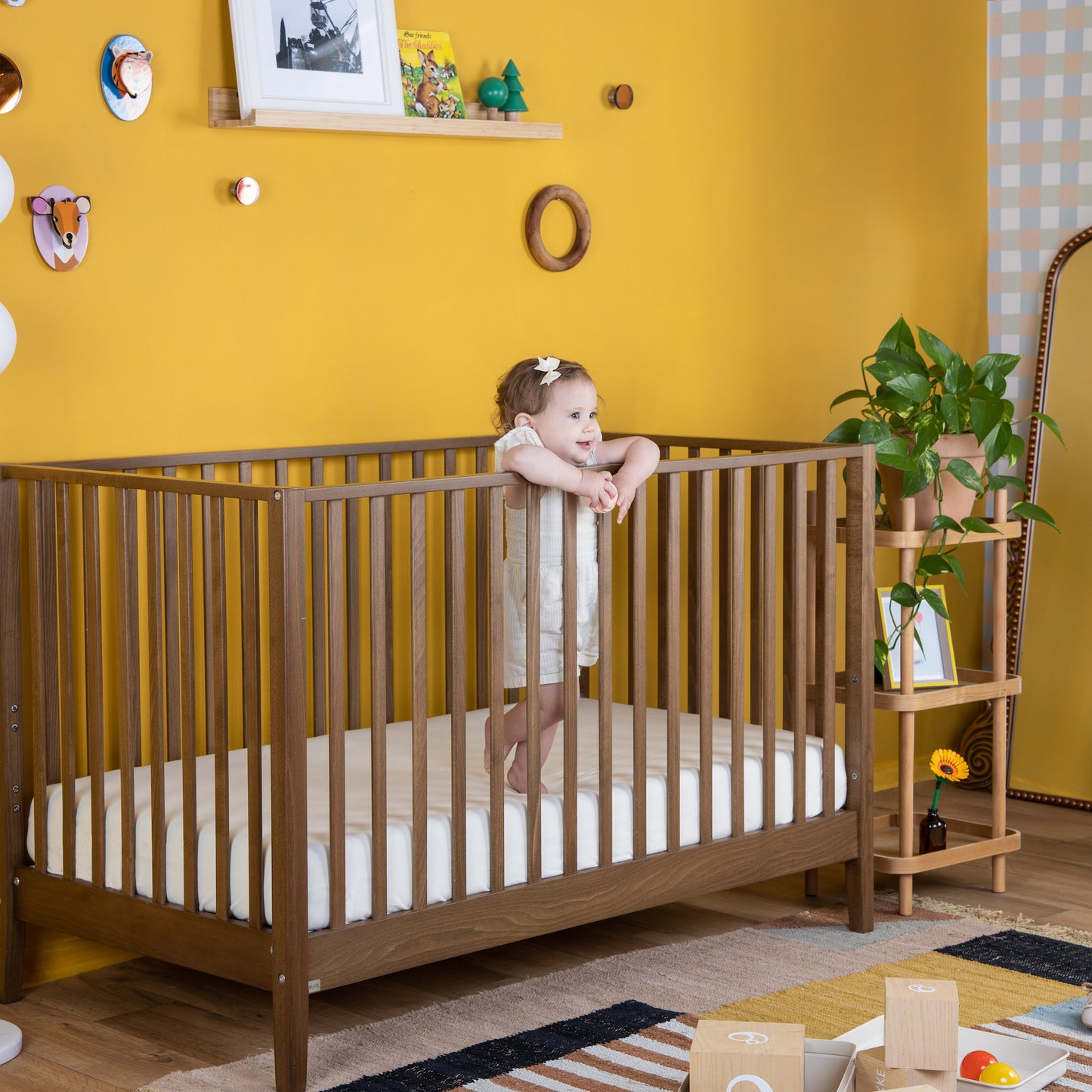 Lala 3-in-1 convertible crib, walnut