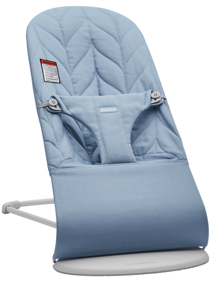 BabyBjörn Bouncer Bliss in Blue Woven Petal Quilt