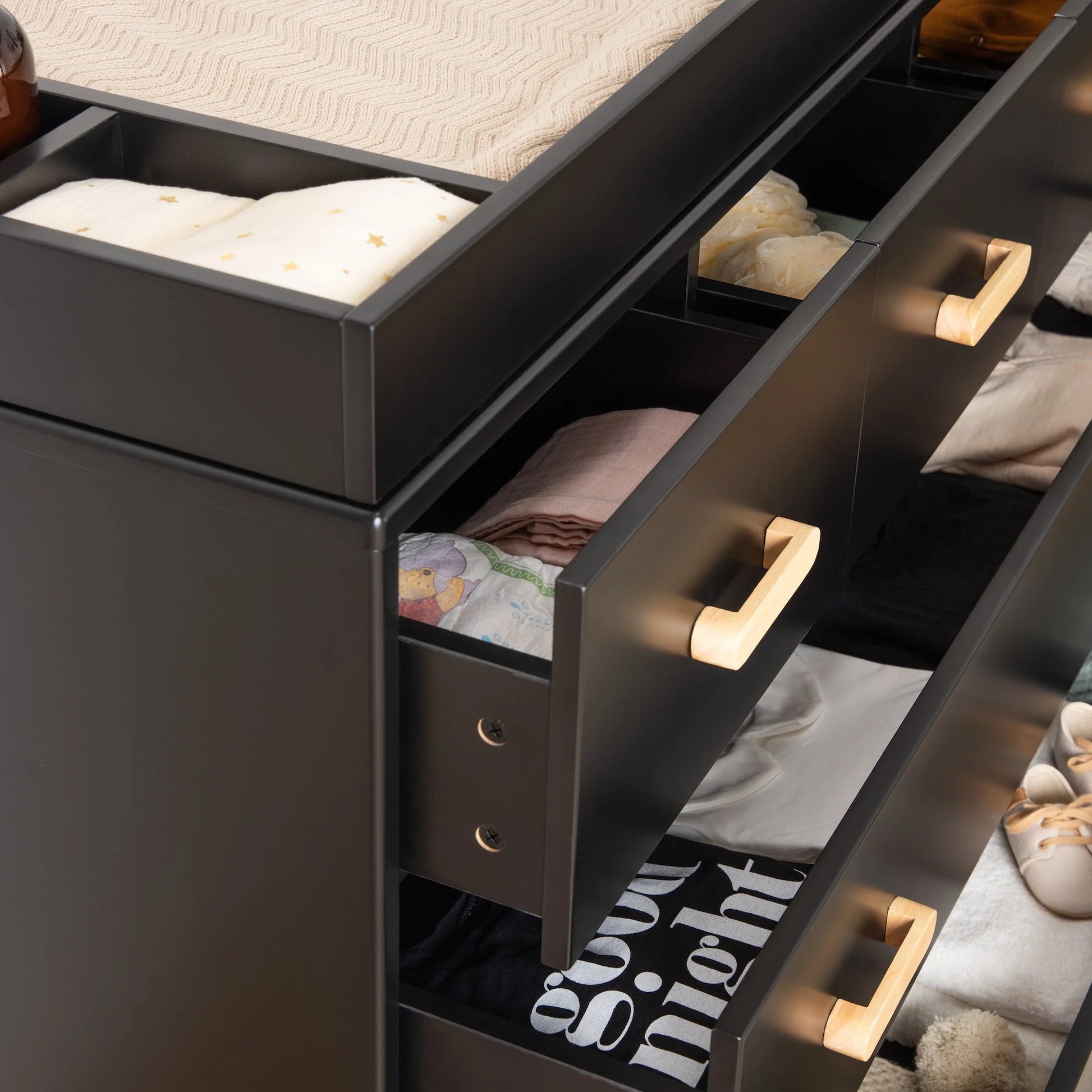 Soho 5-Drawer Nursery Dresser 2.0 - White/Natural Soho 5-Drawer Nursery Dresser 2.0 - White/Natural
